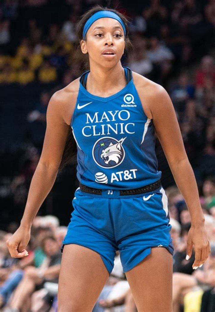 When was Lexie Brown born?